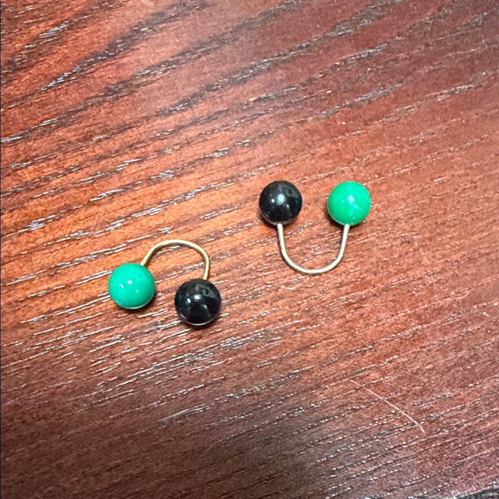 Vintage Elegant Gold And Green Earrings